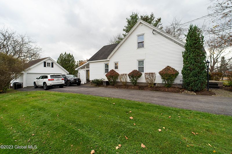 5th image of 306 Pleasant Avenue