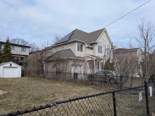 2471 7th St, Fort Lee, NJ 07024