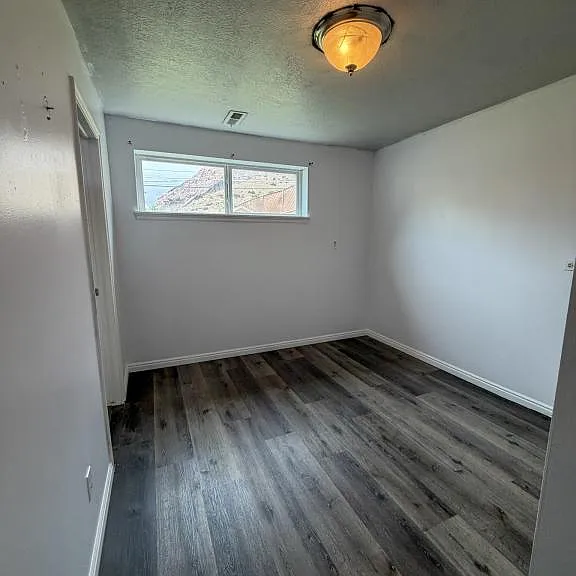 1278 Douglas St — Photo 15