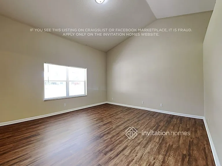 7062 Saint Clair Ct — Photo 10