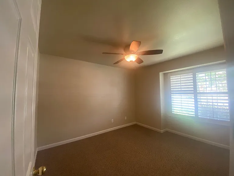 883 W Julia Way — Photo 8