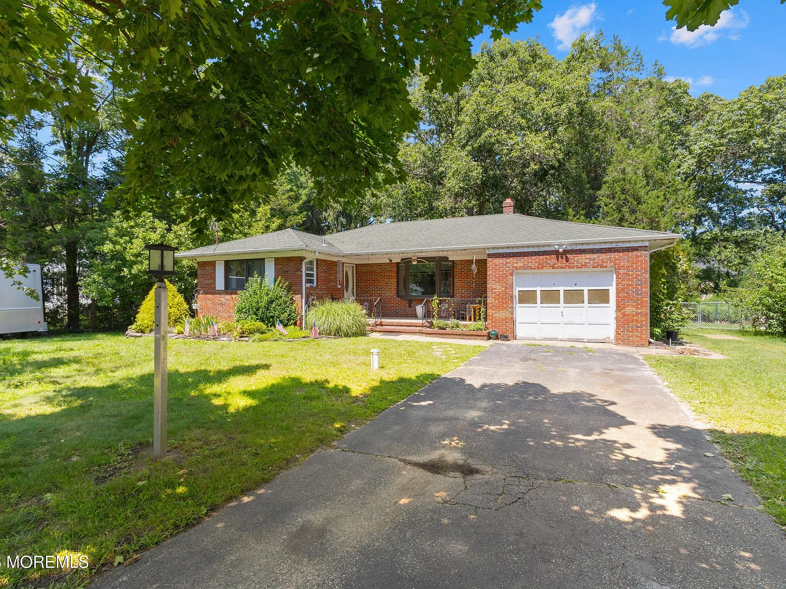 3 bed, 1.5 bath, 1235 sqft, $3,500 — Photo 2