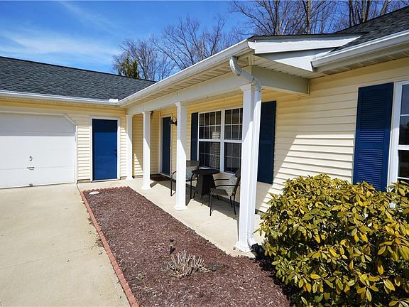 3rd image of 550 Oak Hollow Dr