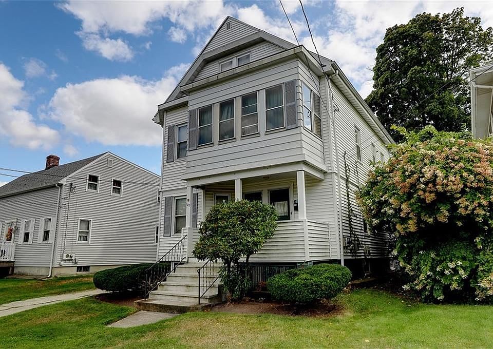 2nd image of 121 Maplewood Ave