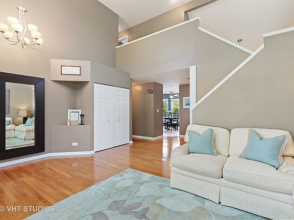 3rd image of 1515 Arlington Ln