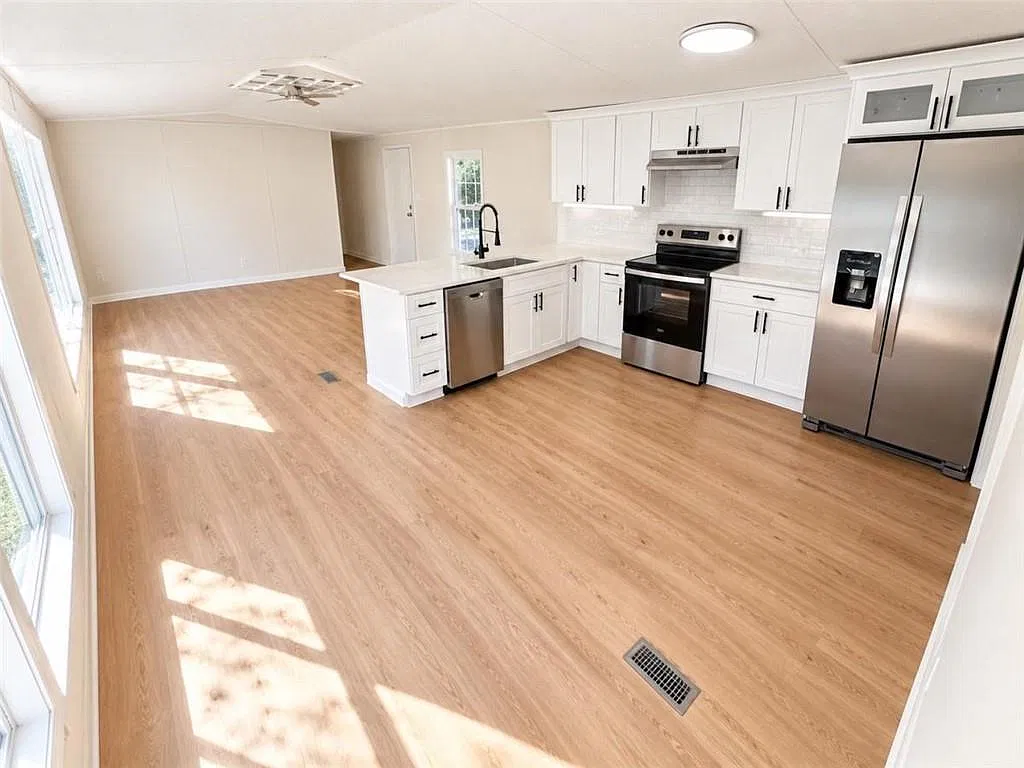 3 bed, 2.0 bath, 1216 sqft, $1,500 — Photo 4