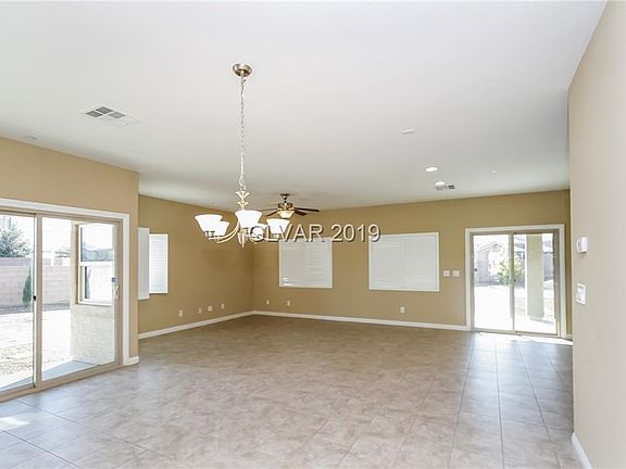 4th image of 697 Flowing Meadow Dr