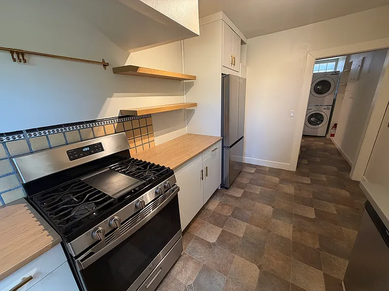 4360 Everett Ave #C — Photo 6