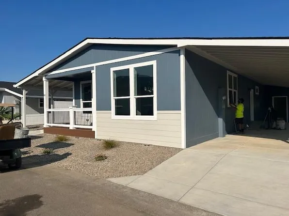 333 Mountain View Dr Unit 99, Talent, OR 97540
