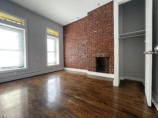 3rd image of 293 Van Buren St #2