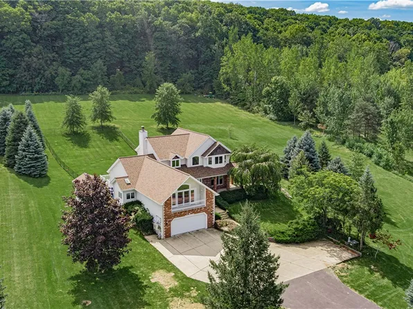 1754 Ridge Rd, Lewiston, NY 14092