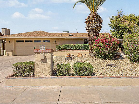 3rd image of 4740 E VOLTAIRE Avenue