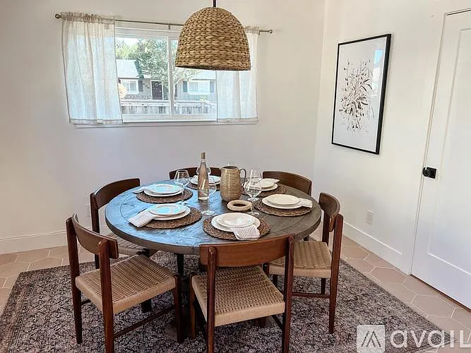 902 Harold Ln — Photo 8