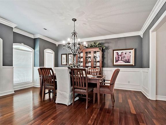 3rd image of 903 NW Princeton Sq