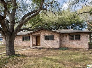1604 Driftwood Dr, Seguin, TX 78155