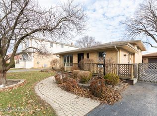 8403 Mansfield Ave, Burbank, IL