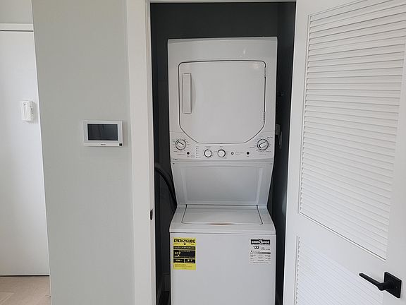 3rd image of 179 Van Buren St #32E