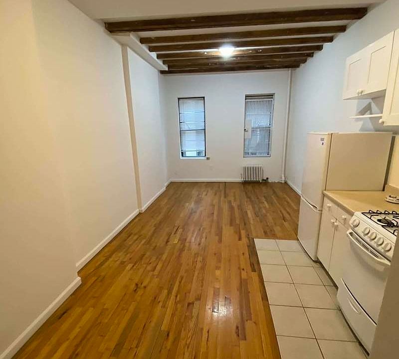 1st image of 223 E 10th St APT 3R