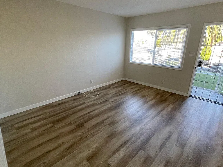 861 N Washington Pl #8 — Photo 5