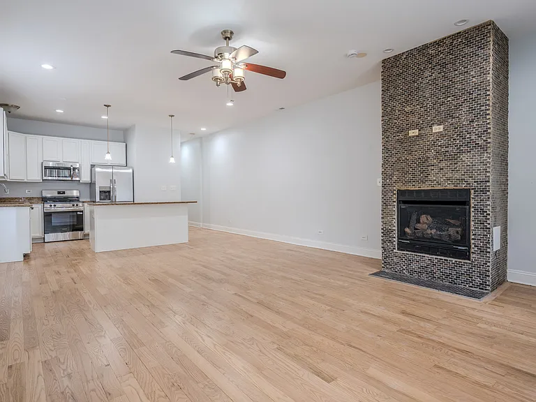 5408 S Michigan Ave #2S — Photo 3