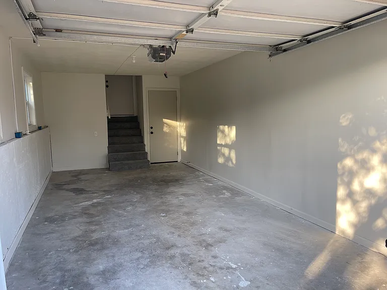 1207 Geneva St — Photo 2