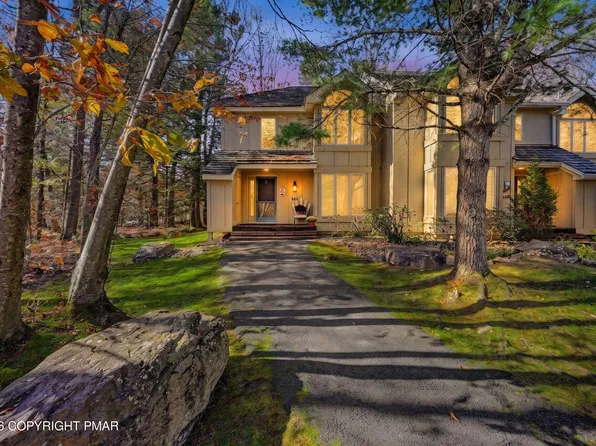 511 Rondaxe Ln, Pocono Pines, PA 18350
