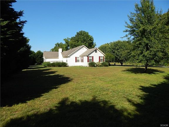 5th image of 207 Tanglewood Dr