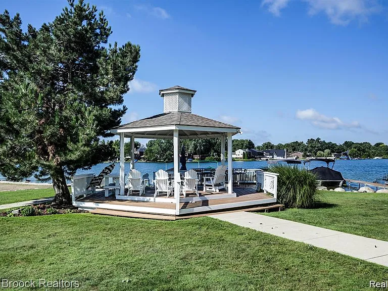 3591 Port Cove Dr #55 — Photo 43