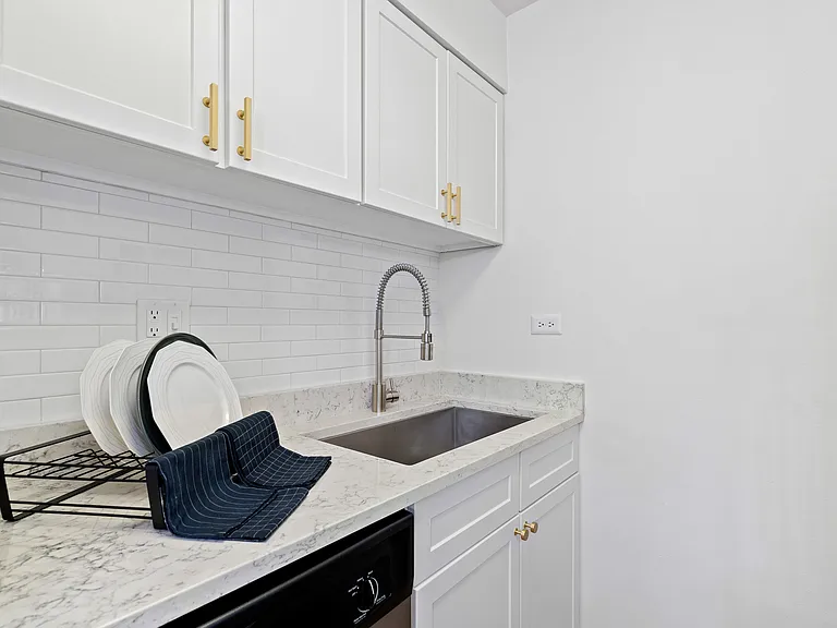 Residences at Arlington Heights — Photo 24