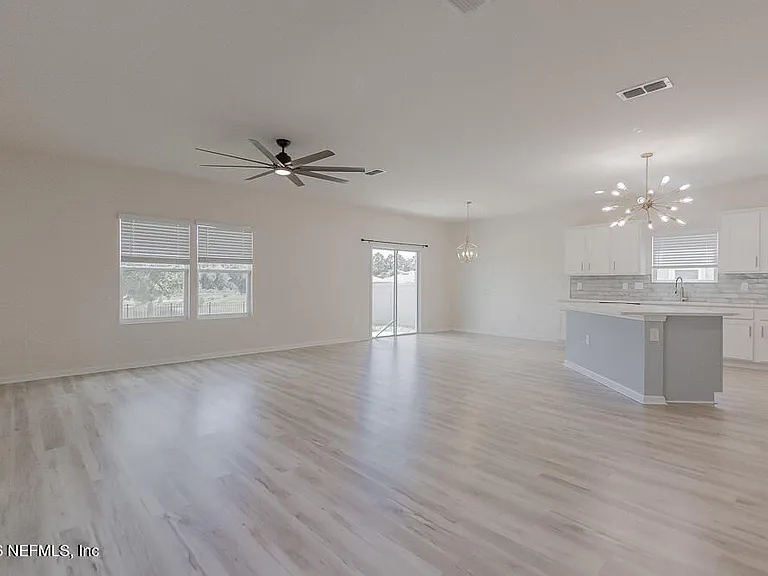 2223 Willow Springs Dr — Photo 3