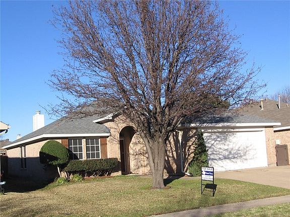 3rd image of 3104 Creekwood Dr