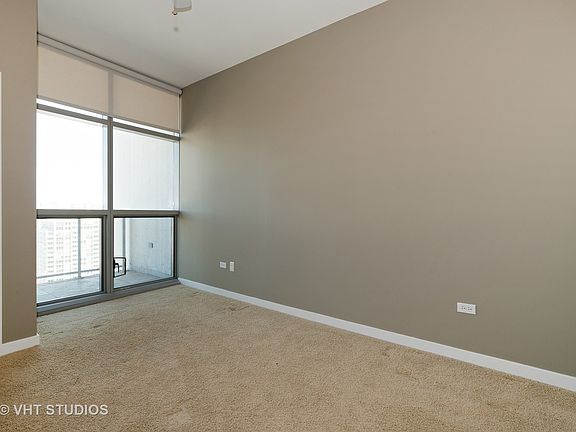 5th image of 303 W Ohio St APT 2909
