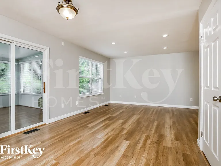 1141 Ashford Place Dr — Photo 4