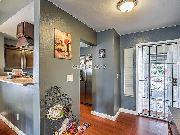 4th image of 742 Thousand Oaks Dr