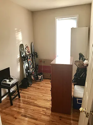 Rented by Amorelli Realty | media 10