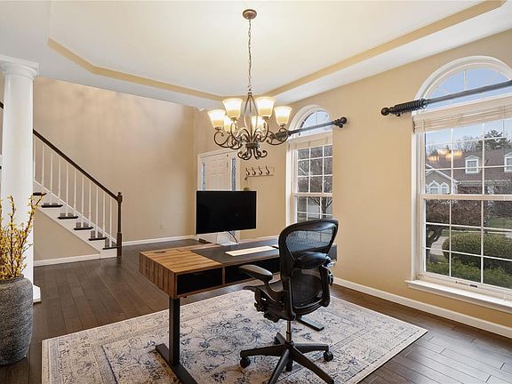 4th image of 2131 Dartmouth Gate Ct