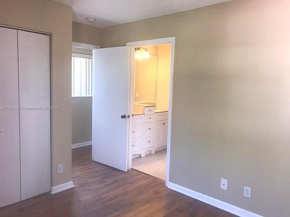 5th image of 12210 Dartmoor Dr