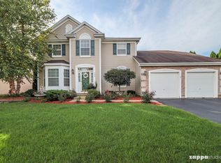 135 Linden Dr, Oswego, IL 60543