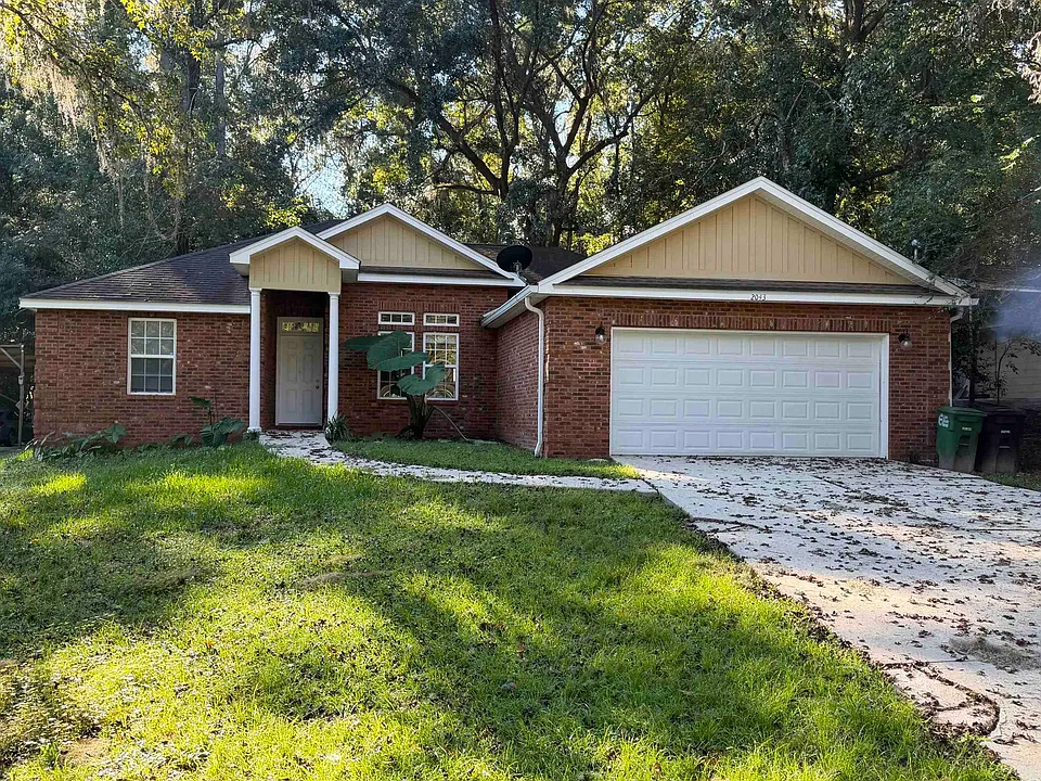 2043 Harriet Dr