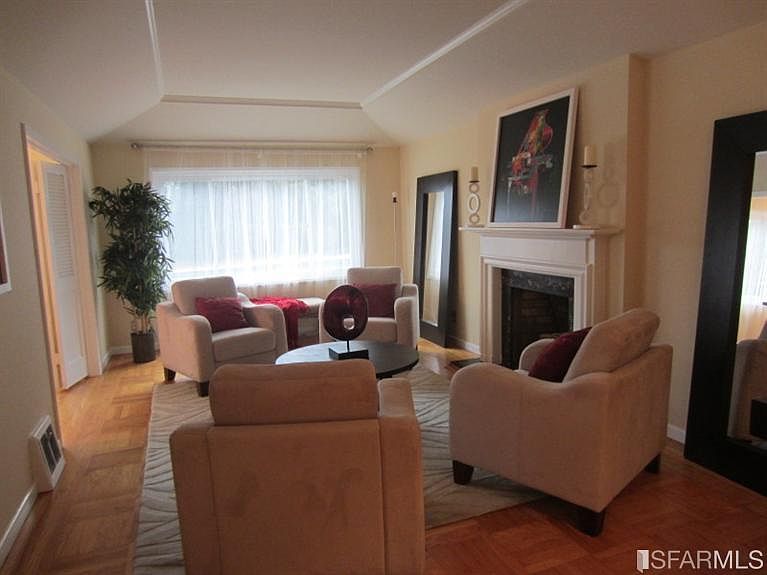1st image of 343 Lakeshore Dr