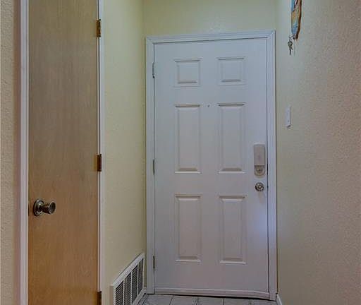 3rd image of 3628 Sandhurst Dr