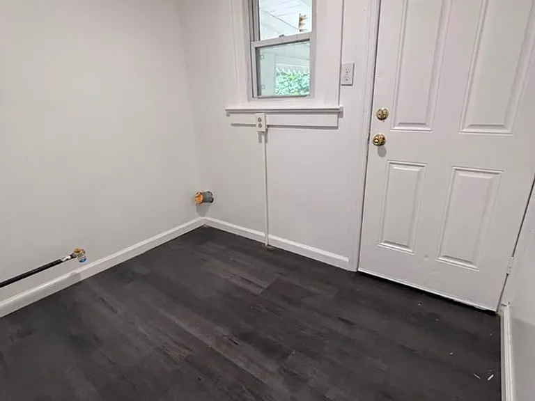 739 Beatty St — Photo 5
