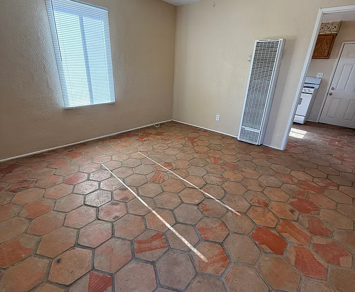 1303 N Columbus Blvd #A — Photo 3