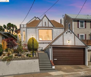 8300 Outlook Ave, Oakland, CA, 94605