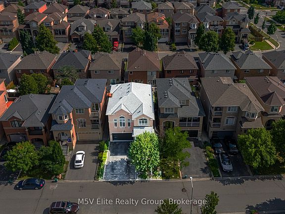 2nd image of 168 Sail Cres