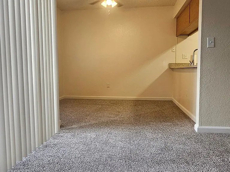 Foxworth Apartments — Photo 69