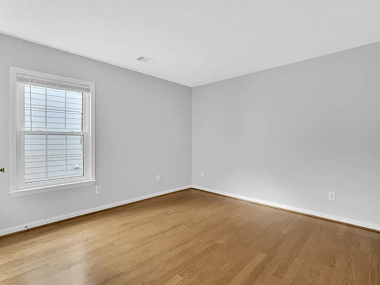 440 Chippenham Ct — Photo 26