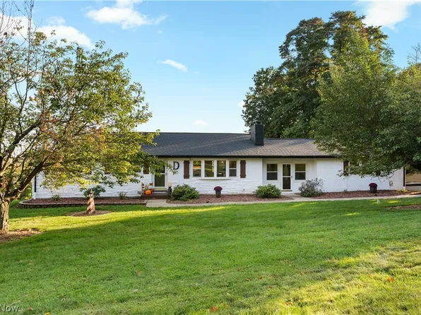6468 Yost St NW, Canton, OH 44718