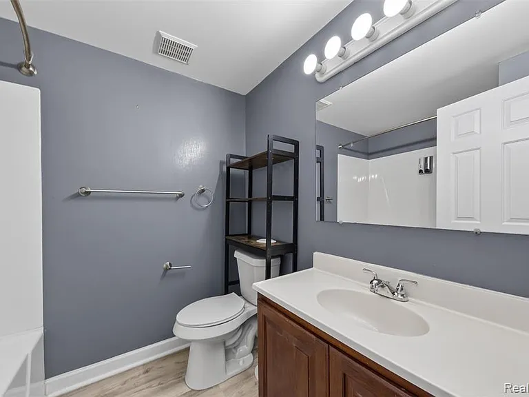 16515 Terrace Village Dr — Photo 39