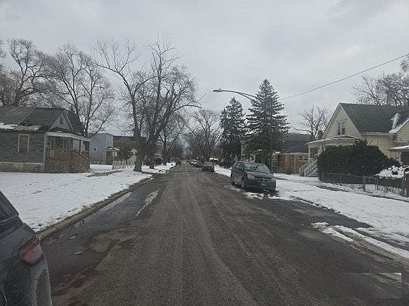 4th image of 62 W 103rd Pl